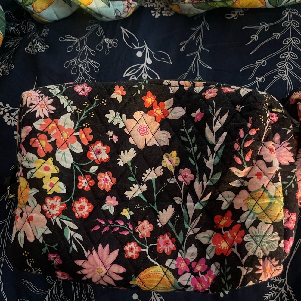 Vera Bradley Floral quilted cosmetic bad Tangerine Twist